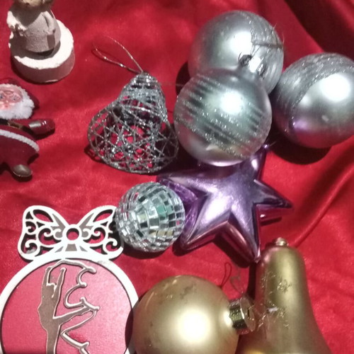 Christmas tree ornaments used, set of 25 pieces