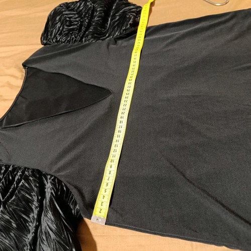 Top black with puff sleeves like new, one size