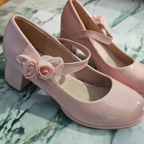 Girls' pink pumps size 34 like new