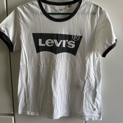 Levi's women's t-shirt, medium