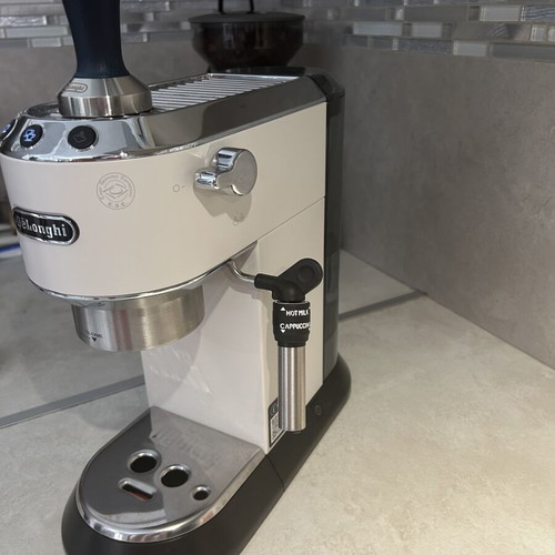 DeLonghi Dedica EC685 espresso machine