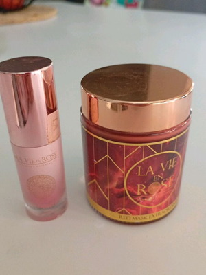 La Vie en Rose by Dimitra Katsafadou σετ με μάσκα προσώπου και Lip Booster