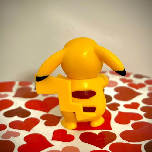 Pokemon Pikachu Valentine Special Edition with 3 Pokemon Cards