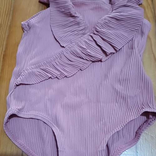 Children's swimsuits used, pack of 8, size 1-1.5 years