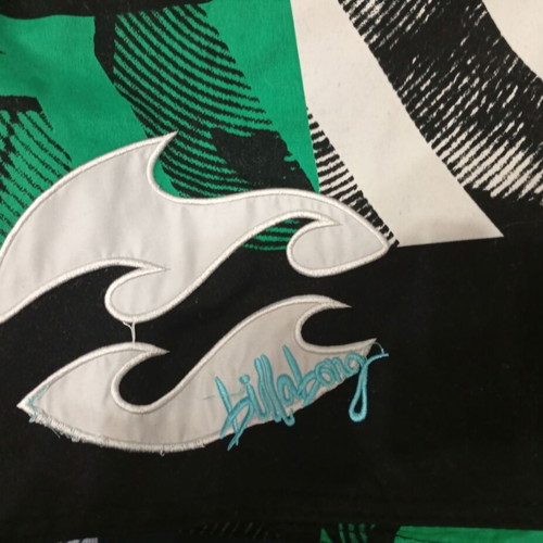 Billabong Boys' Swimwear Size 30 Like New, Black and Green