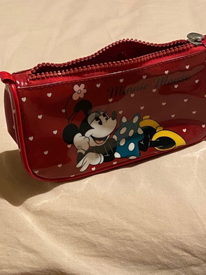 Minnie Mouse pencil case red with hearts and zipper