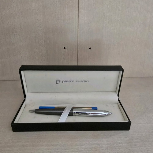 Pierre Cardin charcoal metallic pen with refill and case