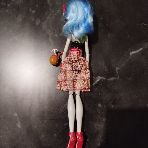 Monster High Skull Shores Ghoulia doll like new