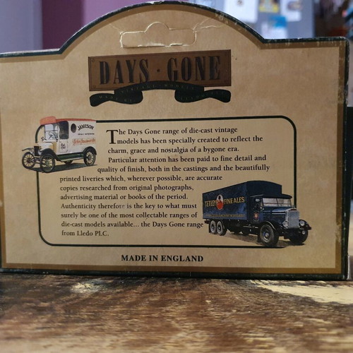 Lledo Days Gone DG63017 1940 Bedford 30cwt Delivery Van Reckitt's Blue new