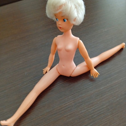 Sindy Pedigree doll used, 1970s authentic made in Hong Kong