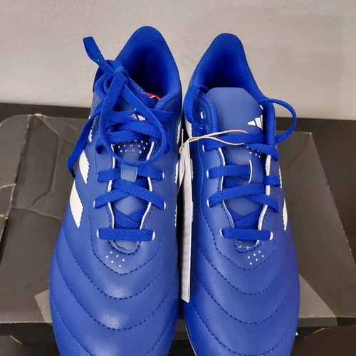 Ποδοσφαιρικά Adidas μέγεθος 39 1/3 με τάπες νέα