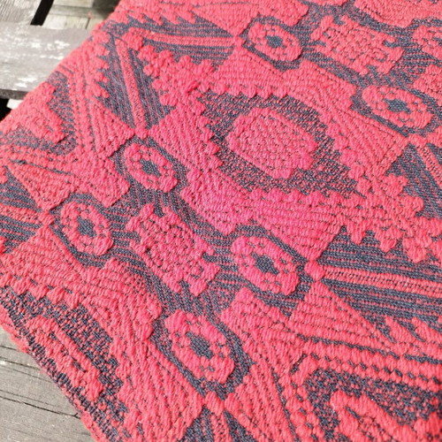 Large wool handwoven rug like new, 205x210 cm