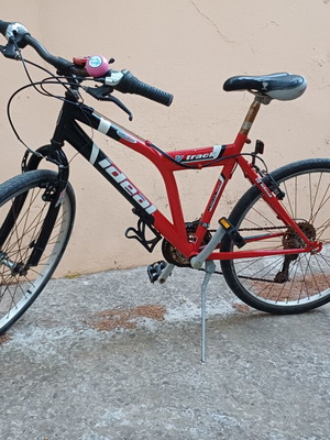 Ideal V Track women's bike with Hi-Ten steel 1020 frame, 21-speed Shimano
