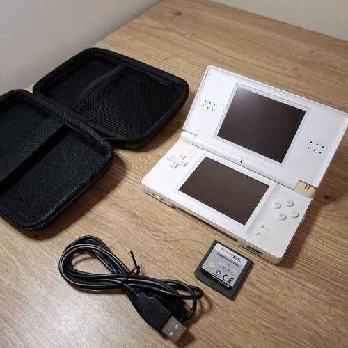 Nintendo DS Lite White like new with Assassin's Creed game