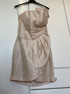 Βραδινό στραπλες φόρεμα H&M σε ανοιχτό χρυσό, καινούργιο, μέγεθος EU 40
