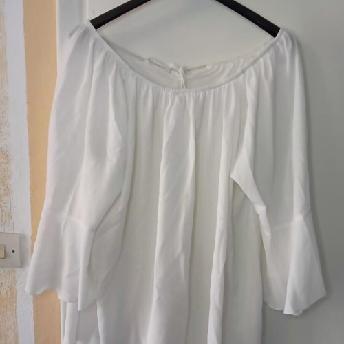 White blouse with open shoulders like new, size XL