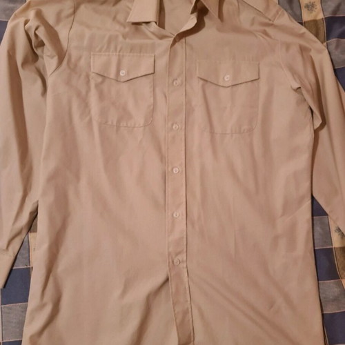 Military shirts pack of 2 like new, one short sleeve and one long sleeve
