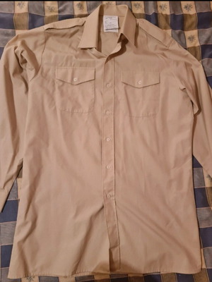 Military shirts pack of 2 like new, one short sleeve and one long sleeve