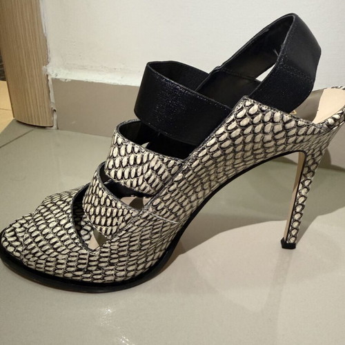 Nine West snakeskin pattern sandals size 41 like new