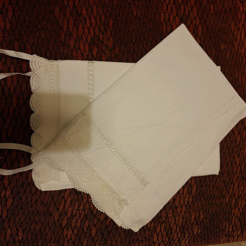 Pillowcases with handmade lace like new, set of 2 pieces