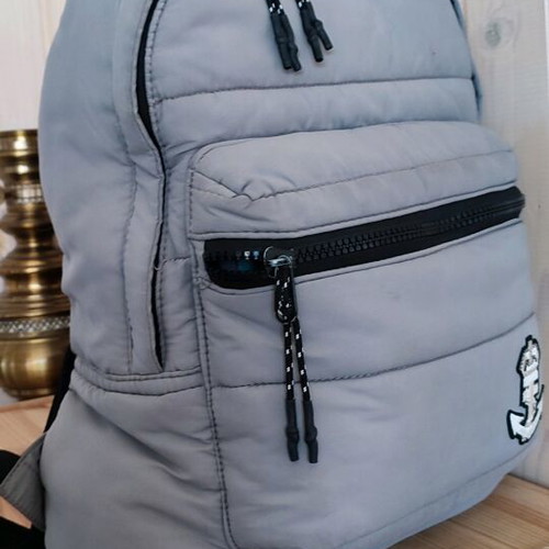 Bershka floppy backpack like new, grey quilted fabric