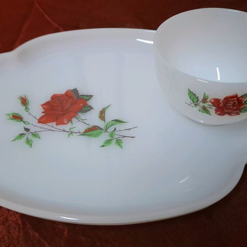 Vintage porcelain plates with cups new set with roses
