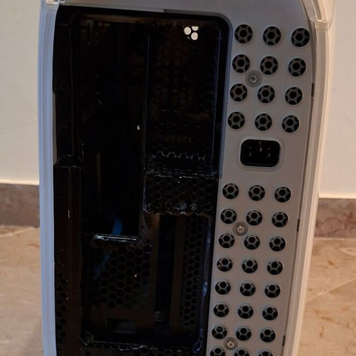 Apple Power Mac G4 (MDD) case with Thermaltake 550W PSU