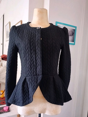 Zuiki women's black jacket size S like new