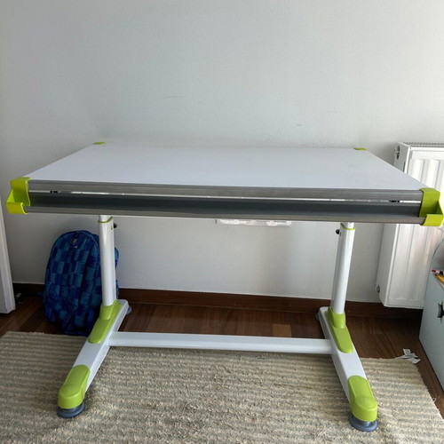 Children's desk with reclining and adjustable height, used