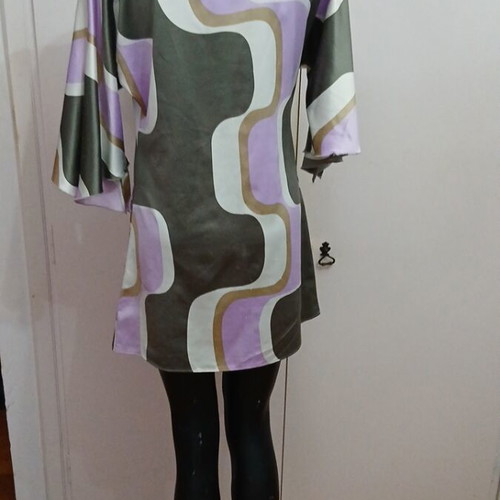 Women's long blouse used, white and purple with pattern