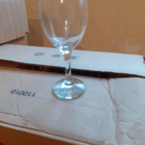 Set of 24 new stemmed glasses