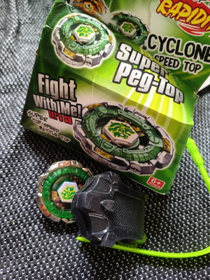 beyblade FANG LEONE