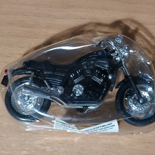 Maisto Yamaha V Max model miniature like new 1:18