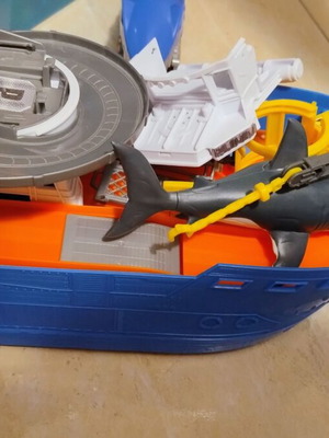 Dickie Toys Shark Attack σετ παιχνιδιού με σκάφος