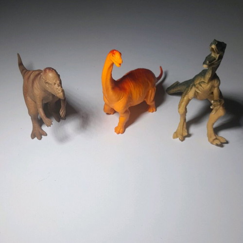 Rubber dinosaurs and animals used, set of 31 pieces