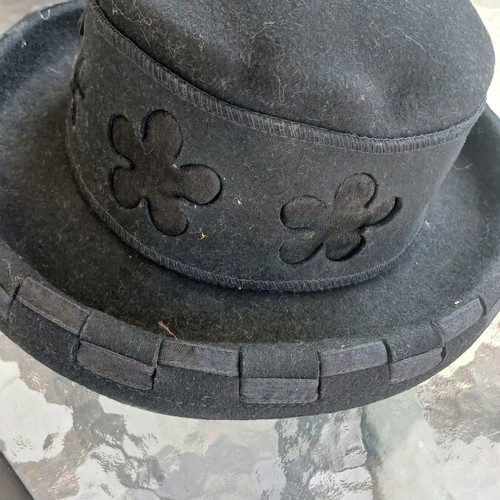 Felt hat 100% wool like new, stylish