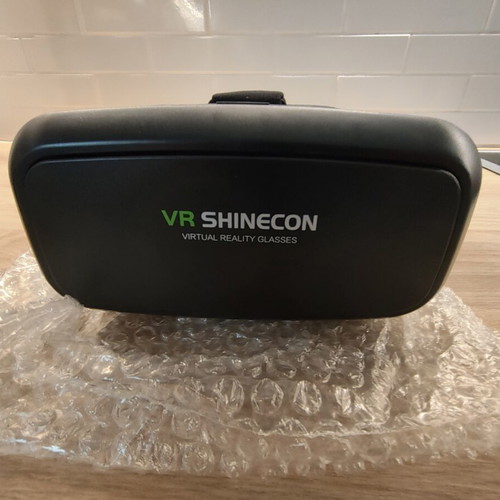 Shinecon VR Headset with Bluetooth Remote new in box