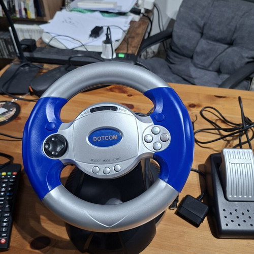 Racing Wheel Dotcom like new for PlayStation 1 and 2 with pedals and box
