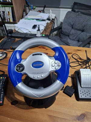Racing Wheel Dotcom like new for PlayStation 1 and 2 with pedals and box