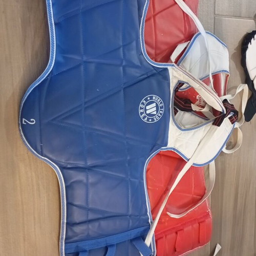 Taekwondo equipment like new, complete sets sizes M and L