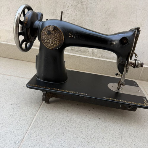 Singer sewing machine 1933