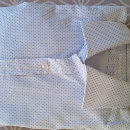 Vardas dress shirt like new, white with blue patterns, size L