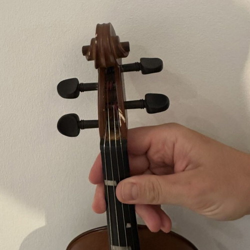 Virtu Adagietto 4/4 violin like new with case and accessories