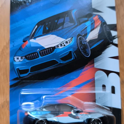 Hot Wheels BMW M4 new
