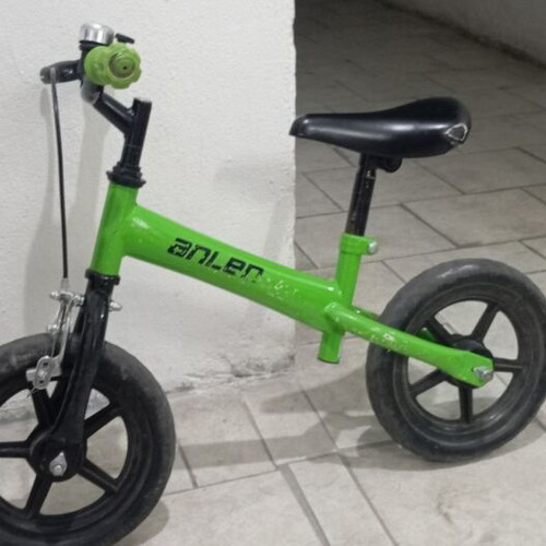 Balance bike for toddlers