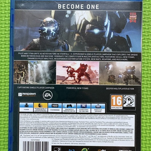 Titanfall 2 PS4 game like new, shooting
