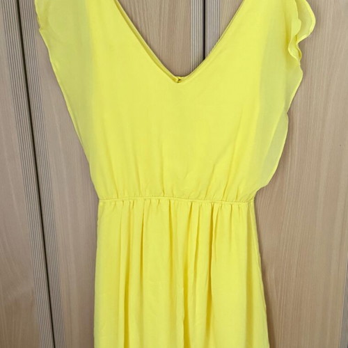 Women's sleeveless dress size 2 silk like new yellow