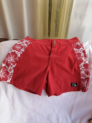 Ανδρικό μαγιώ Quiksilver no 32 σαν καινούργιο