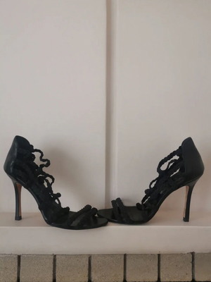 Manolo Blahnik leather sandals used, size 37, black