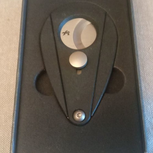 Xikar xi2 cigar cutter used, straight cut type